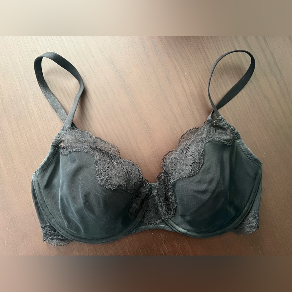 Natori Bra. Underwire. Size 32dd.